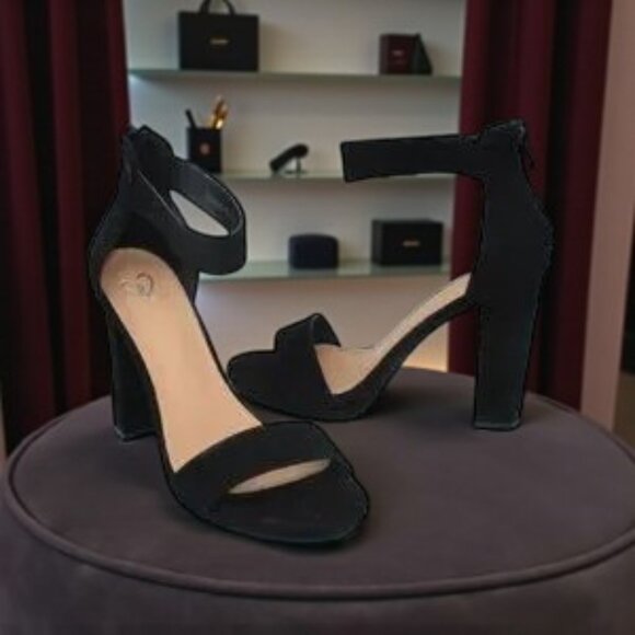 NWT Windsor Black Heeled Sandal Vegan Leather Black Chunky Heel - Picture 3 of 6